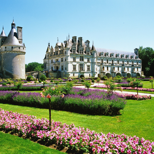 Château de Chenonceau spanning the Cher river